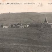 Ancienne carte postale du bourg de Laparrouquial